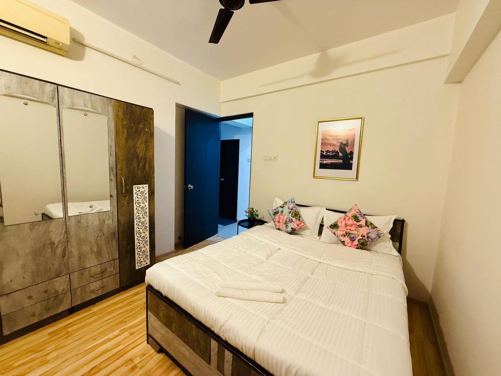 2bhk Service In Parel Apartamento