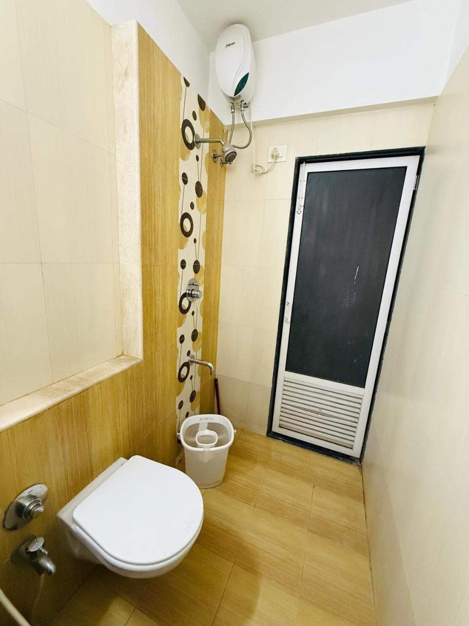 2bhk Service In Parel Apartamento